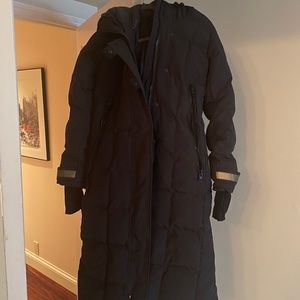 Canada Goose Elmwood Parka worn twice